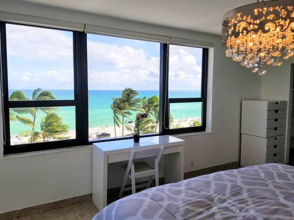 Alexander 802 3 Bedroom Apts by RedAwning