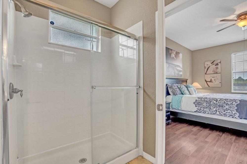 2612tf 5 Bedroom Home by Redawning