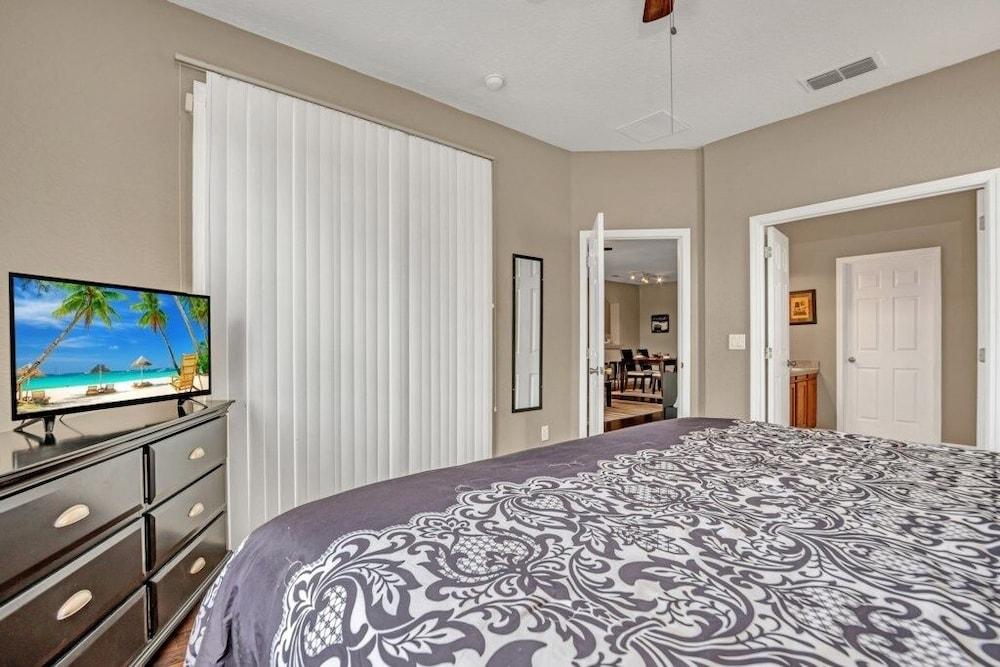 2612tf 5 Bedroom Home by Redawning