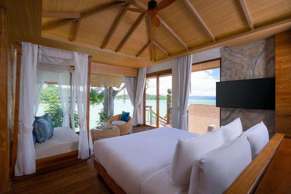 SINAE Phuket Luxury Hotel