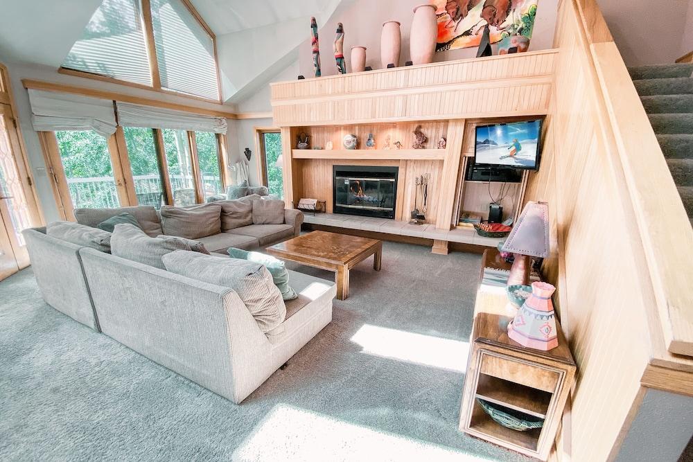 Chateaux Dumont 2725