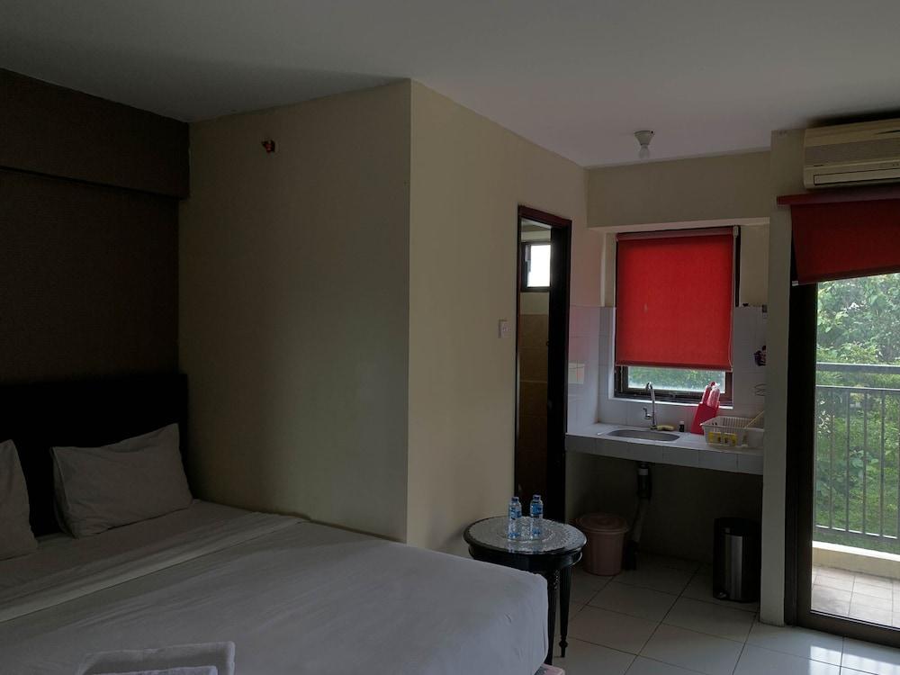 Comfortable Studio Room At Kebagusan City