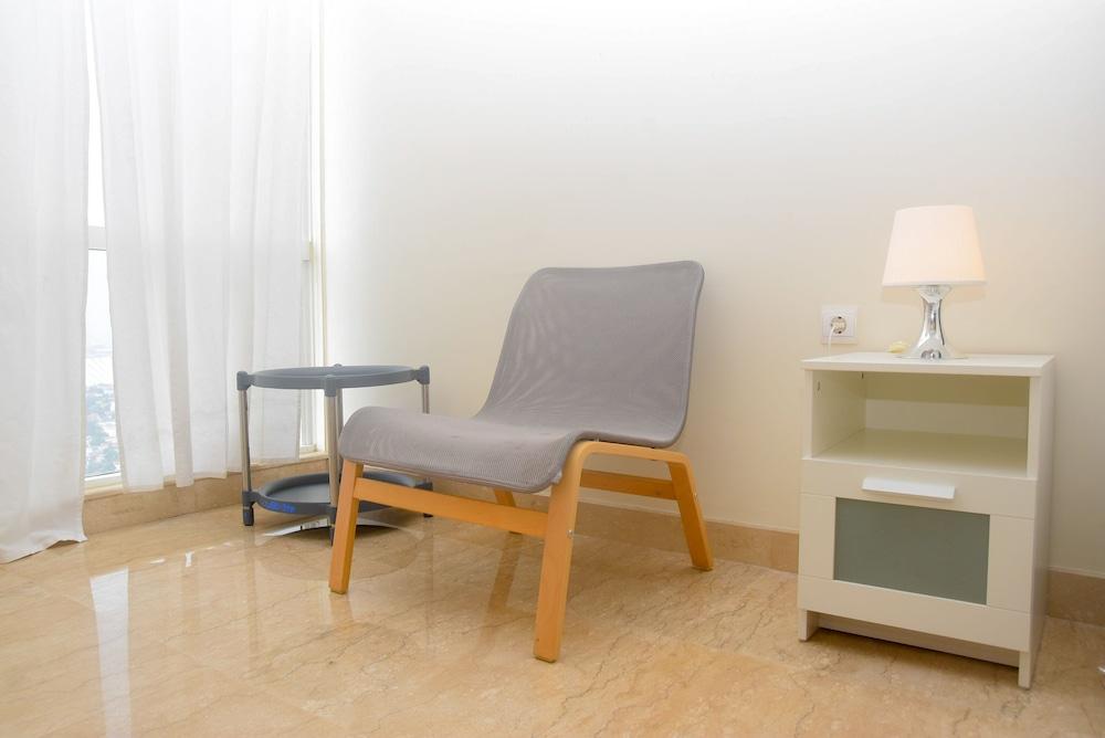 Comfort Studio At Menteng Park Apartment