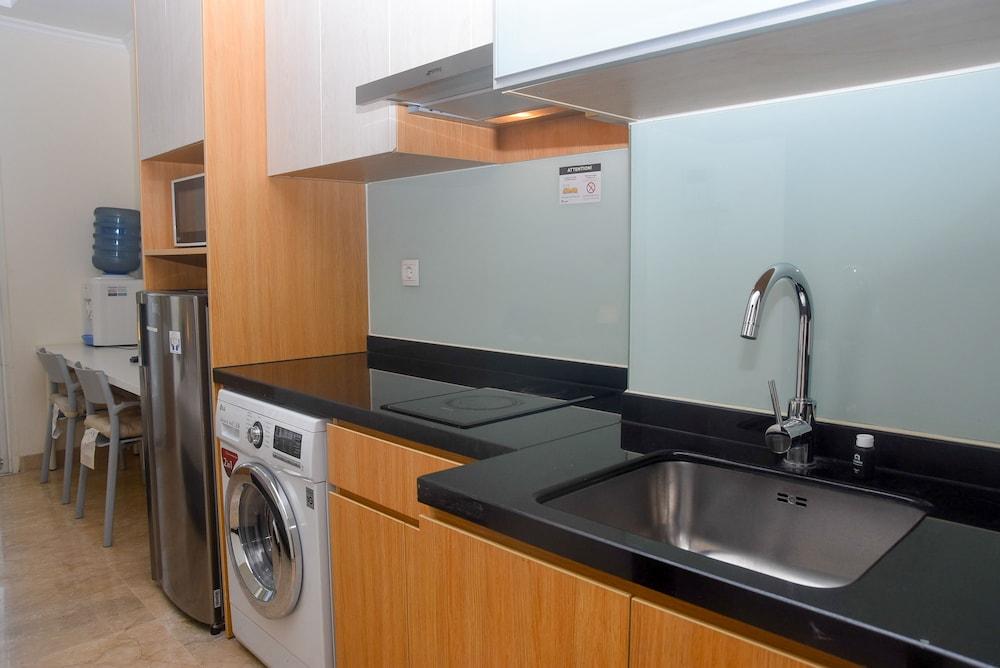 Cozy Studio At Menteng Park Apartment