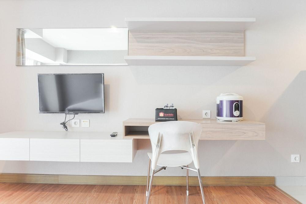 Comfortable And Nice Studio Room Apartement At H Residence