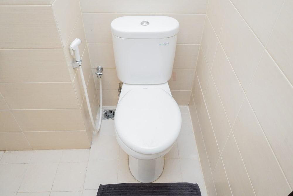 Comfy And Nice 1Br Saveria Apartment