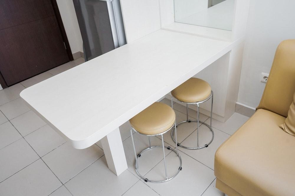 Comfy And Nice 1Br Saveria Apartment