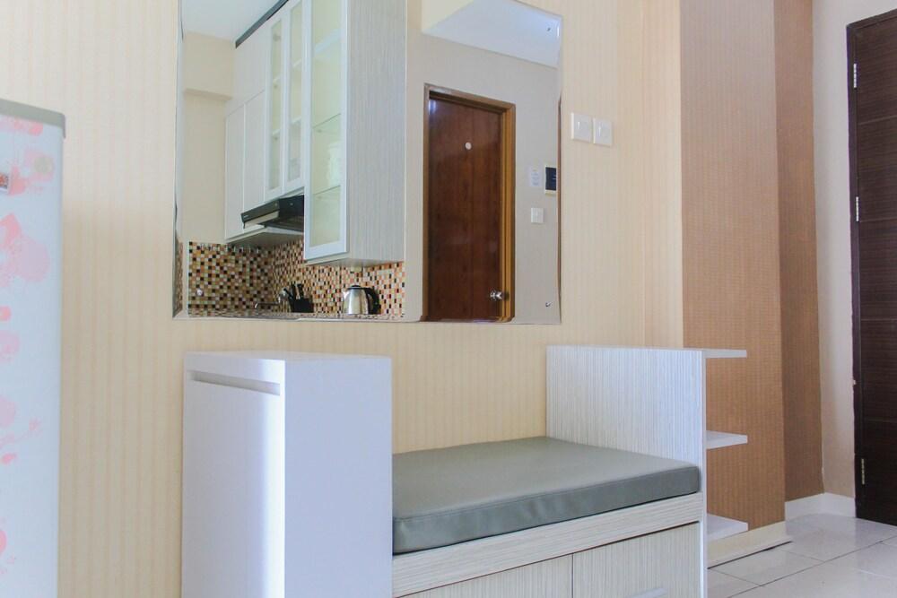 Modern Studio At City Light Apartment