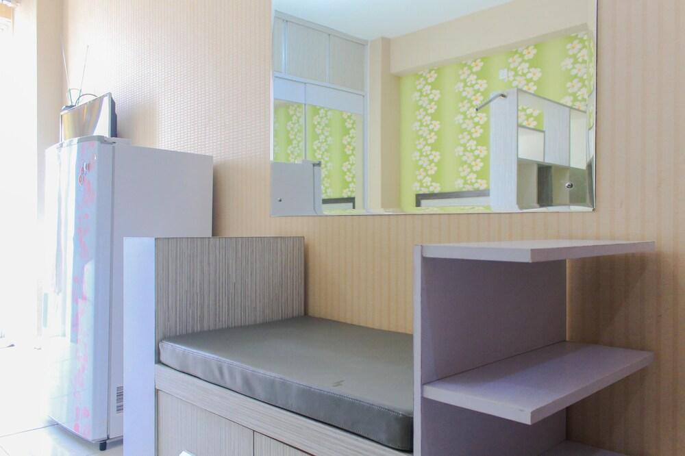 Modern Studio At City Light Apartment