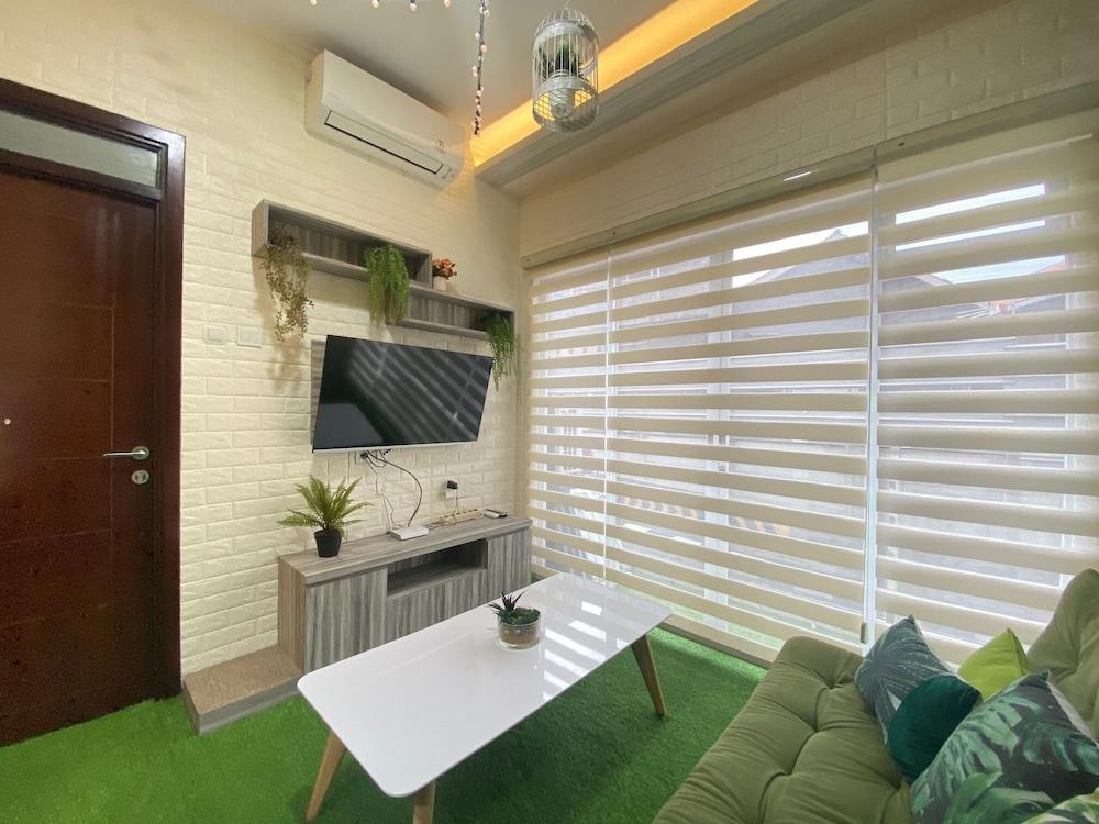 Pretentious 2Br Corner Apartment At Gateway Pasteur Near Exit Toll