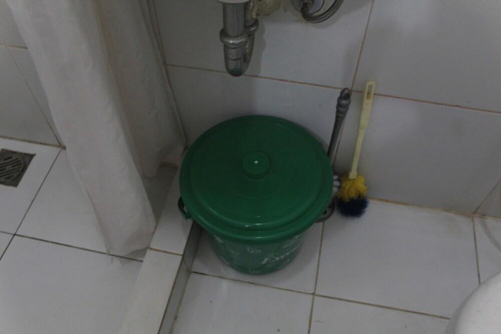 Simply Studio No Kitchen Apartment At Aeropolis Residence