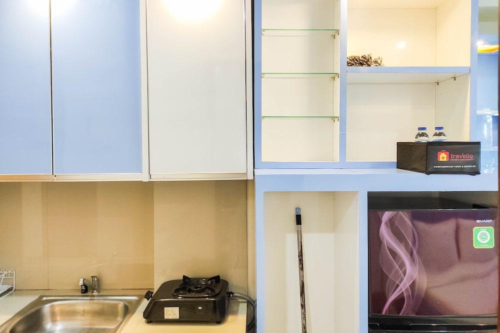 Comfortable Studio Room At Vida View Makassar Apartment