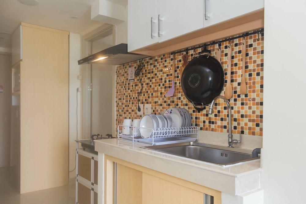 Comfort 2Br At Meikarta Apartment