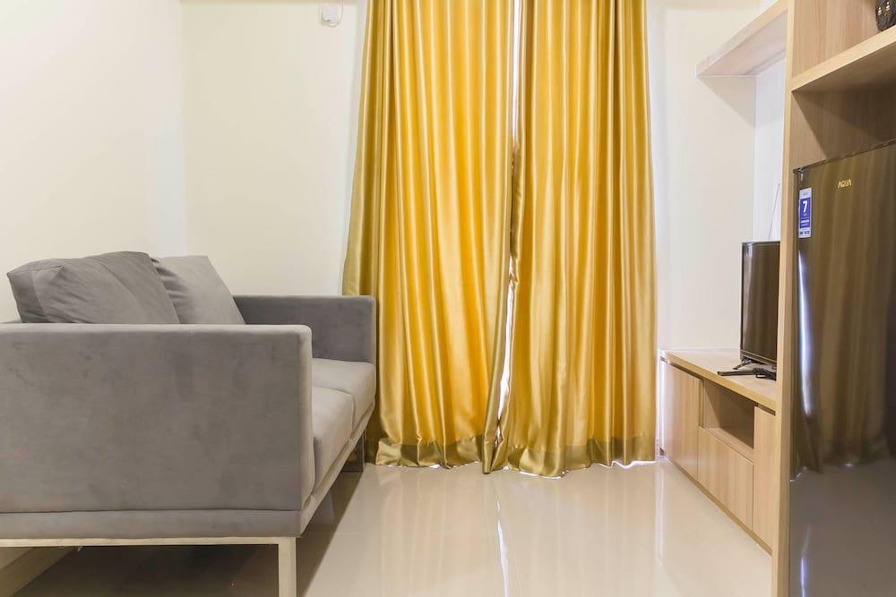 Luxurious 2Br At Meikarta Apartment