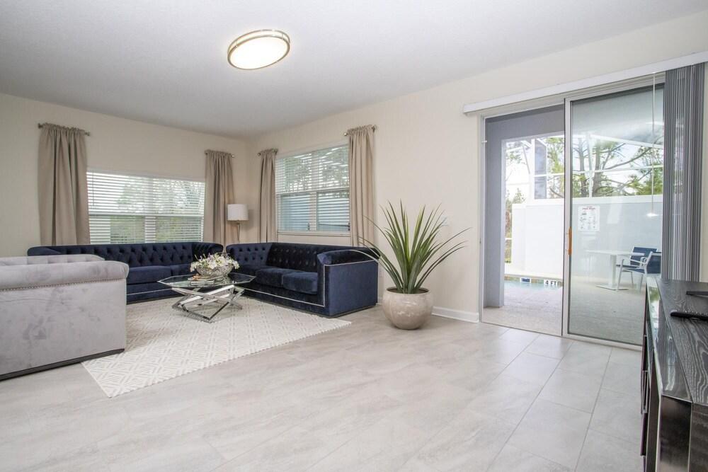 Stunning 5 Bd w Pool Close to Disney 8955