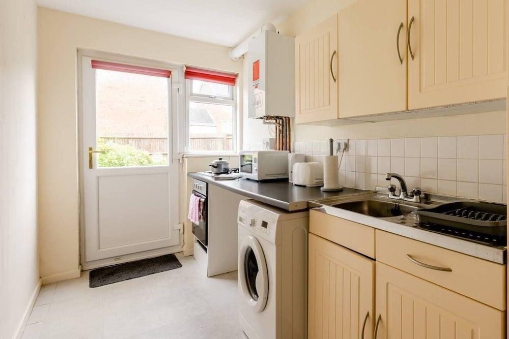 Charming 1-bed Apartment in Luton