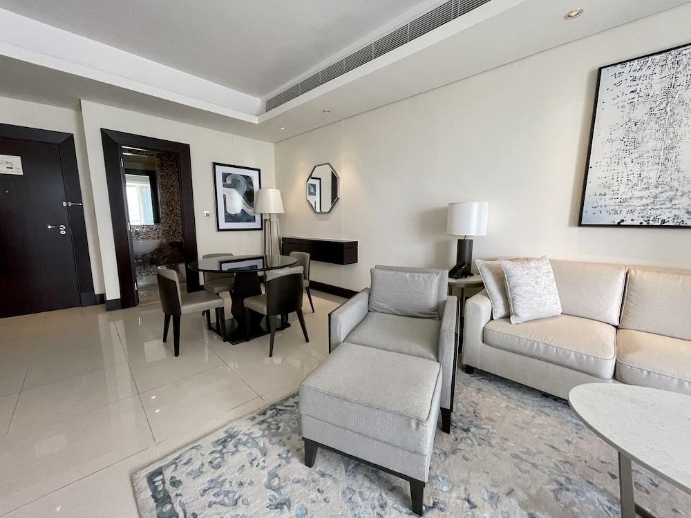 Fabulous 1 Bedroom in Address Downtown