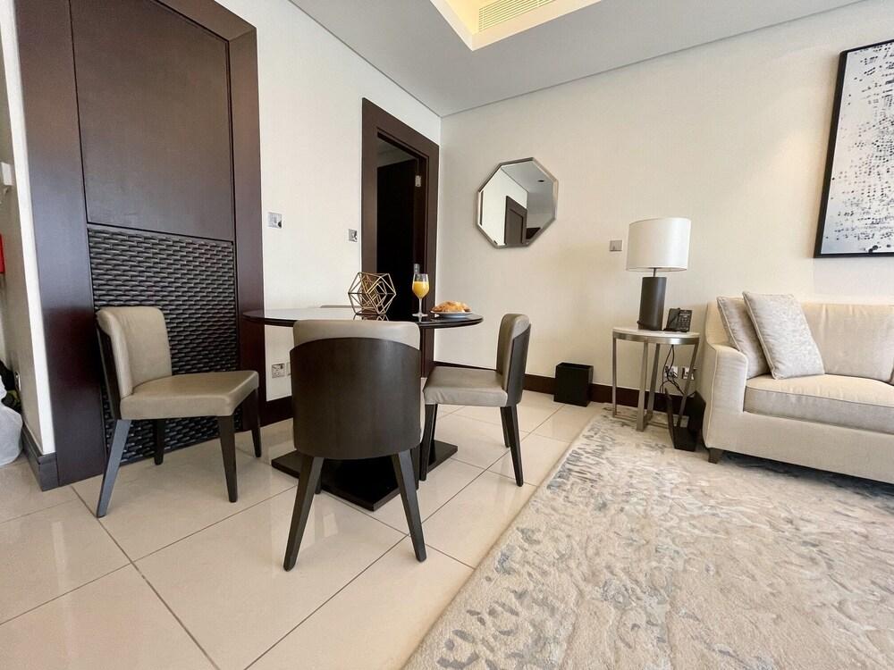 Amazing 1 Bedroom in Address Downtown