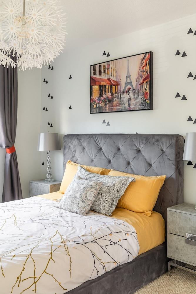 GLOBALSTAY. Modern 3-4 Bedroom Town