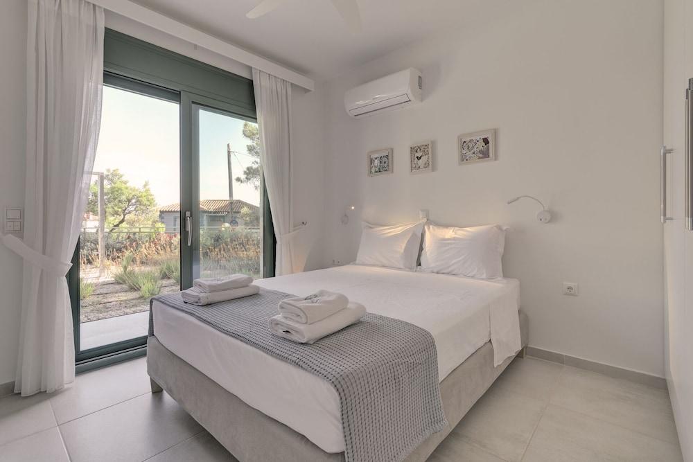 Ouzo Stone House 2, with private pool