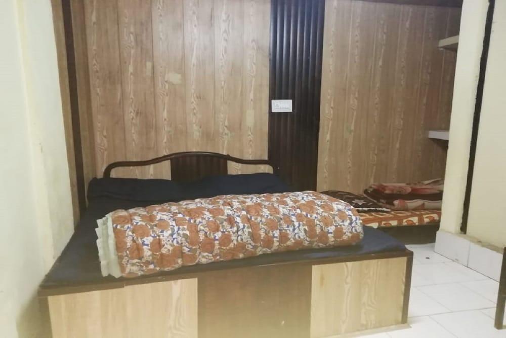 Goroomgo Avon Nainital