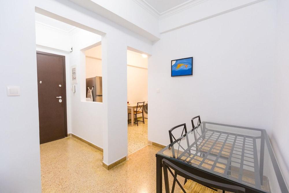 Apartment at Metaxourgio 1 bed 2 pers