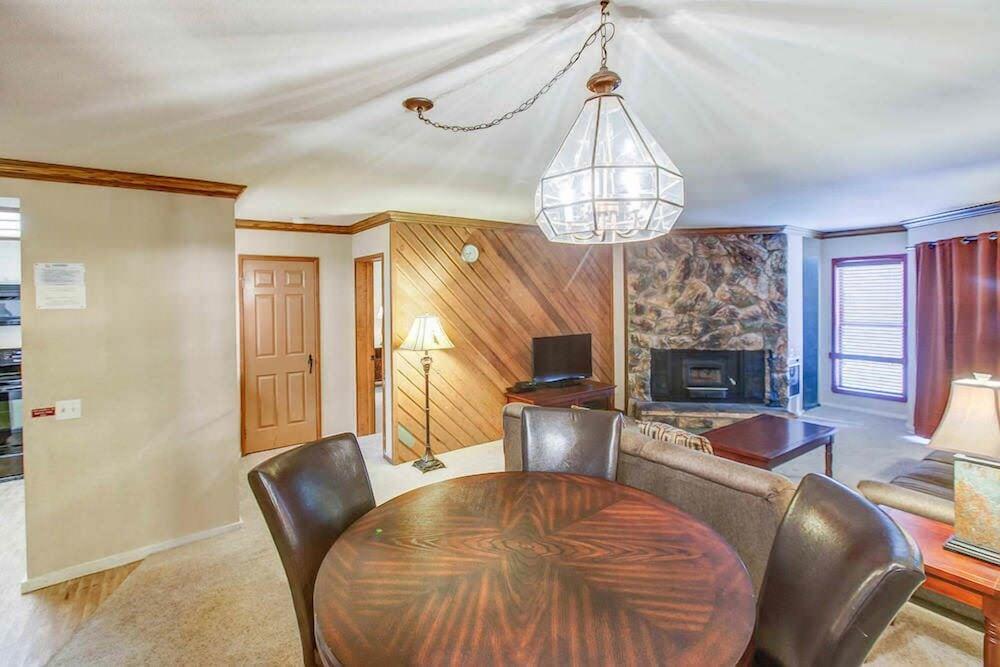 Aspen Creek #225 - Hot Tub & Pool, Near Skiing!