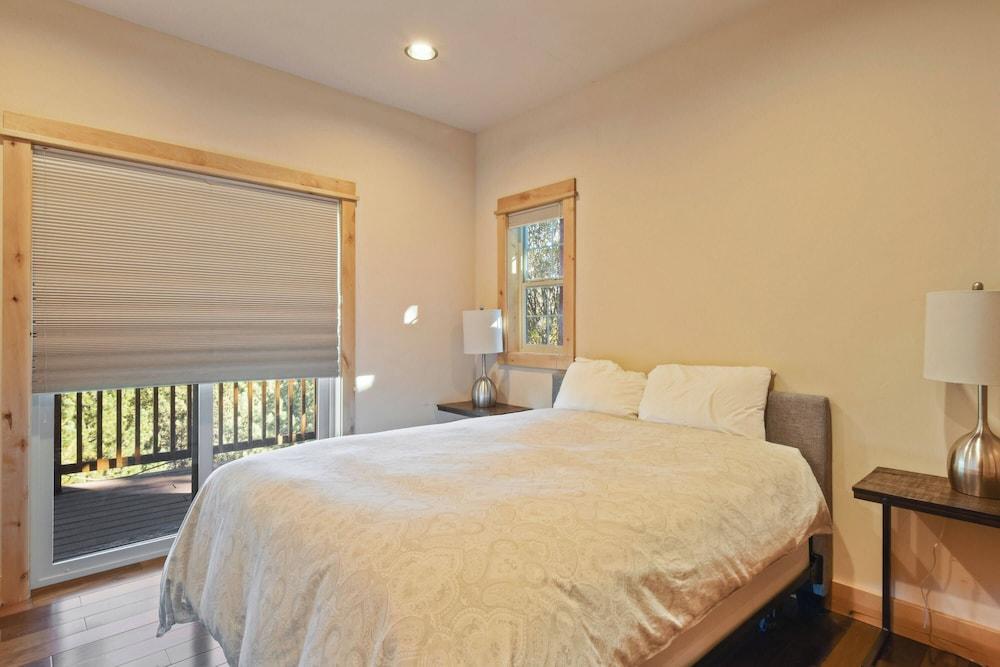 Hilltop Hideaway w/ Game Room & Forest Views!