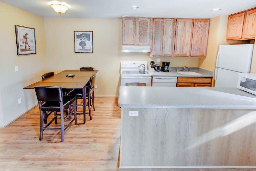 San Sierra #16 - Hot Tub, Sauna, Near Skiing!