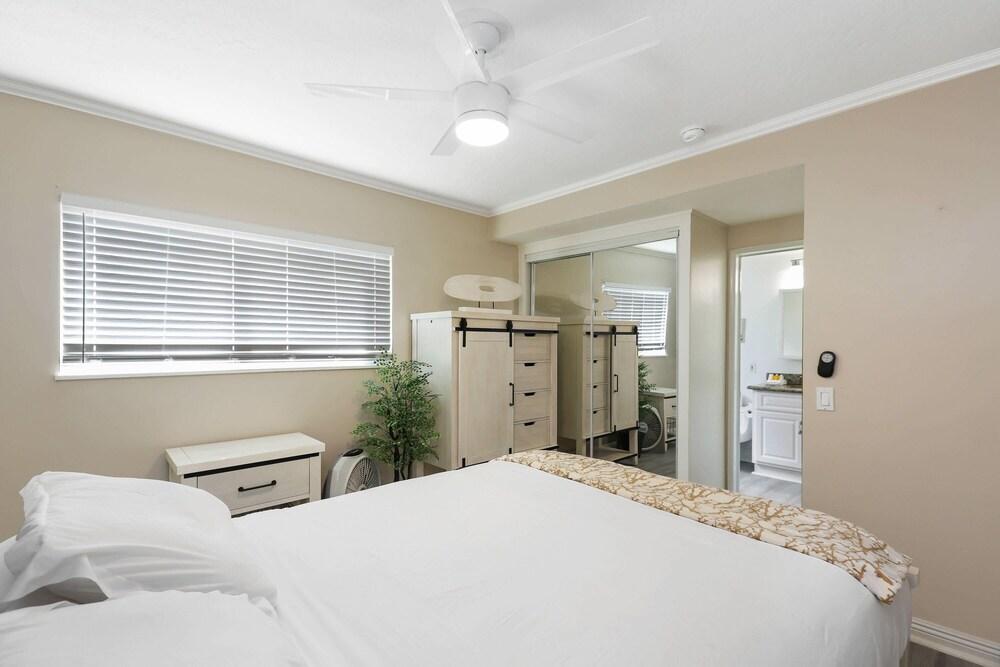 Upper Beach Front Escape Unit B