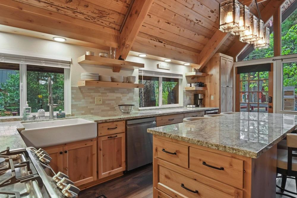 West Shore Haven Near Beach & Outdoor Fun!