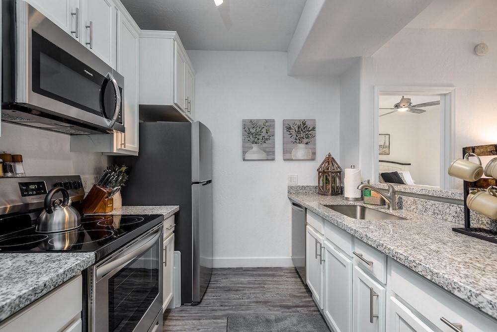 Villa Allison 2 Bedroom Condo by RedAwning