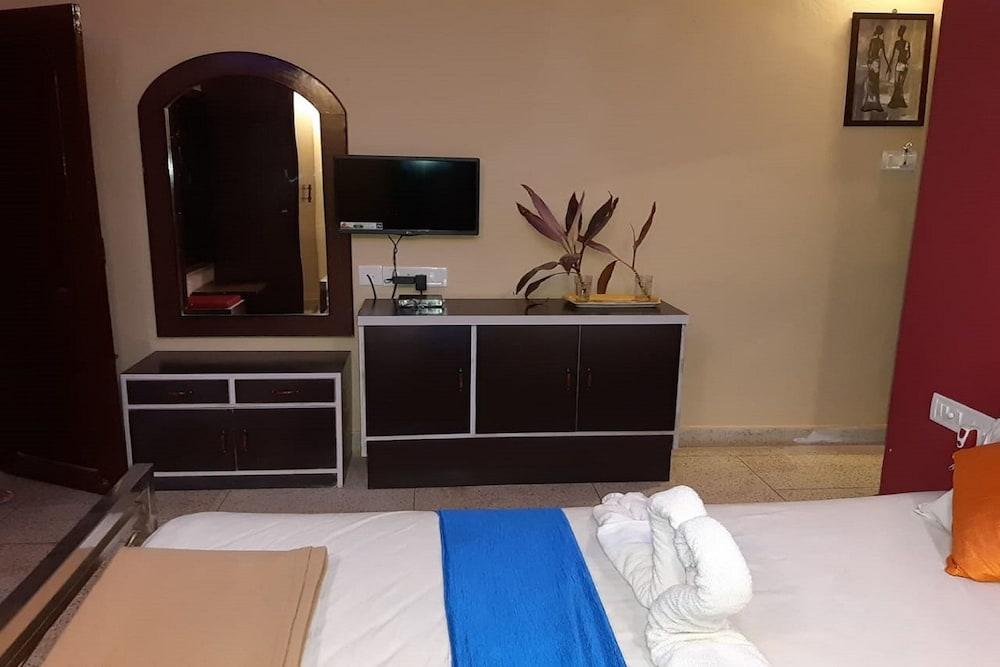 Goroomgo Hotel Sizzler Puri