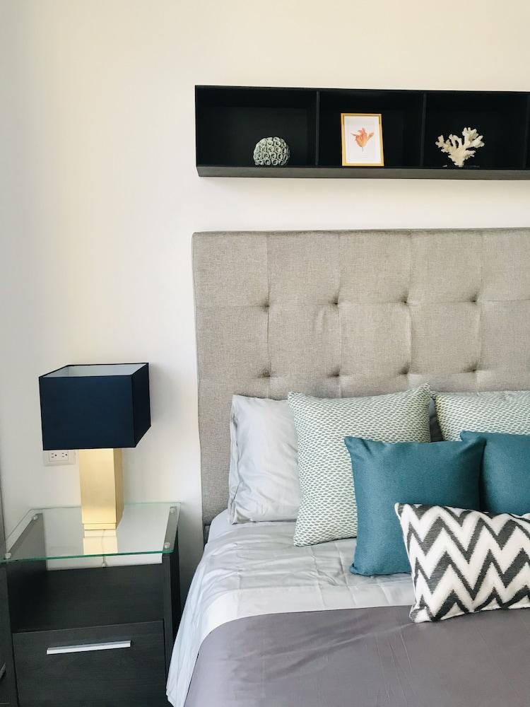 vanessa24 studio Anita204