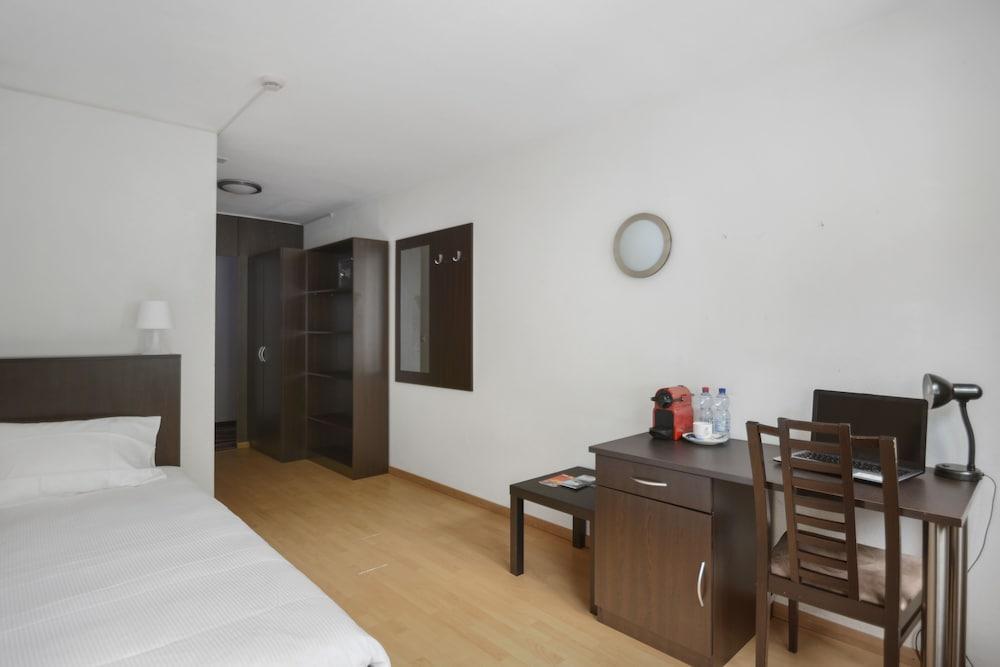 Neuchatel City Hotel