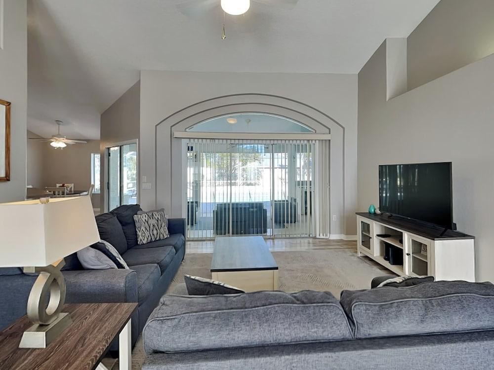 Summer Daze by Distinctive Beach Rentals