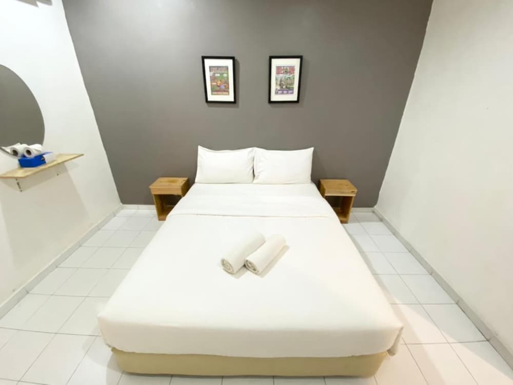 One One 08 Hotel Sungkai