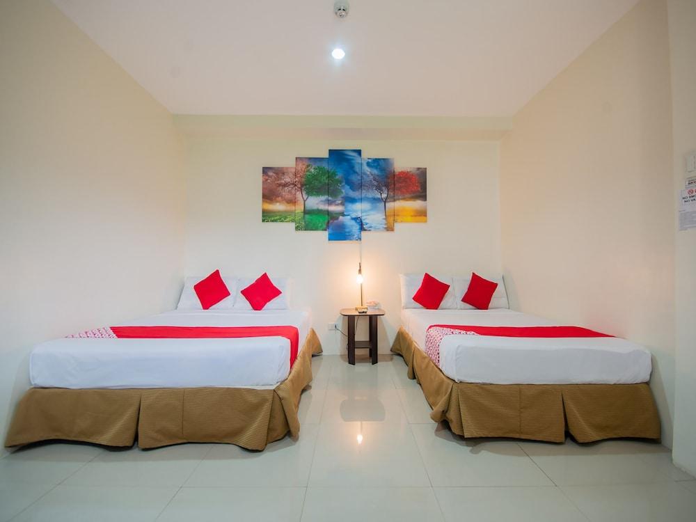 OYO 707 908 Salinas Suites