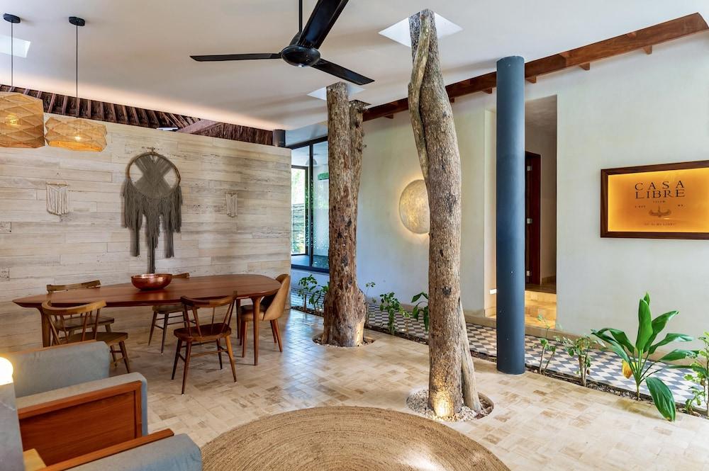 404 Awesome 1Br designer by StayPodio