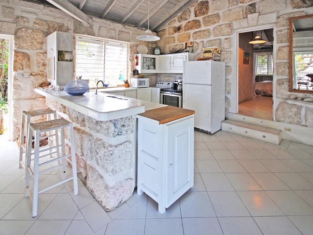 Charming 2-Bed Cottage By Beach by BSL Rentals