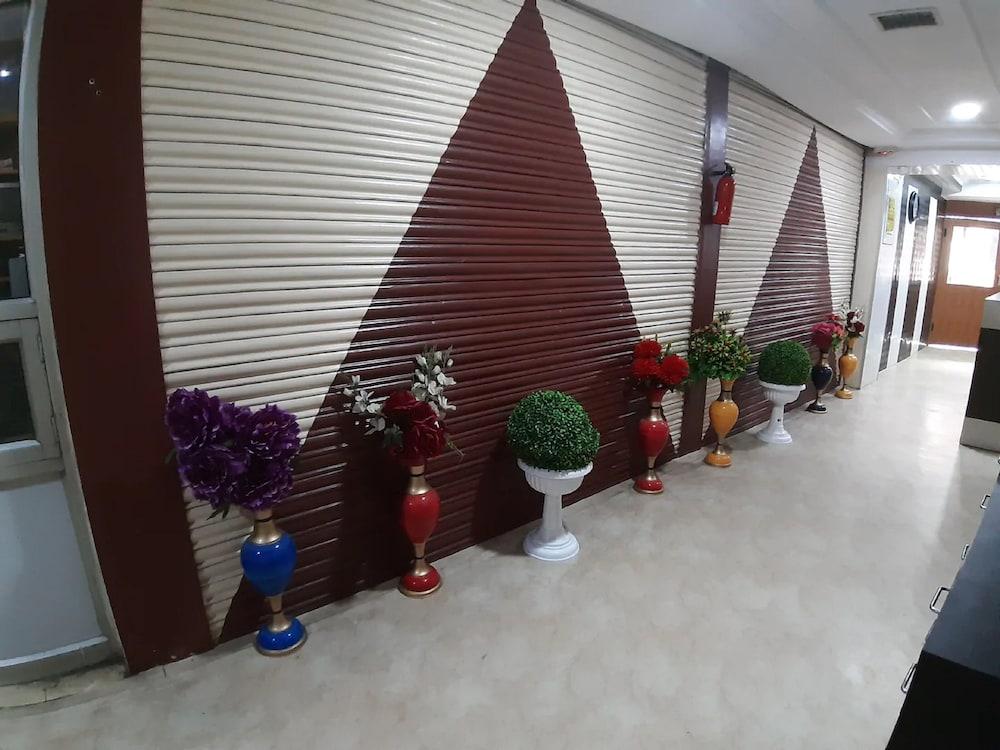 Goroomgo Shimla Inn Lucknow