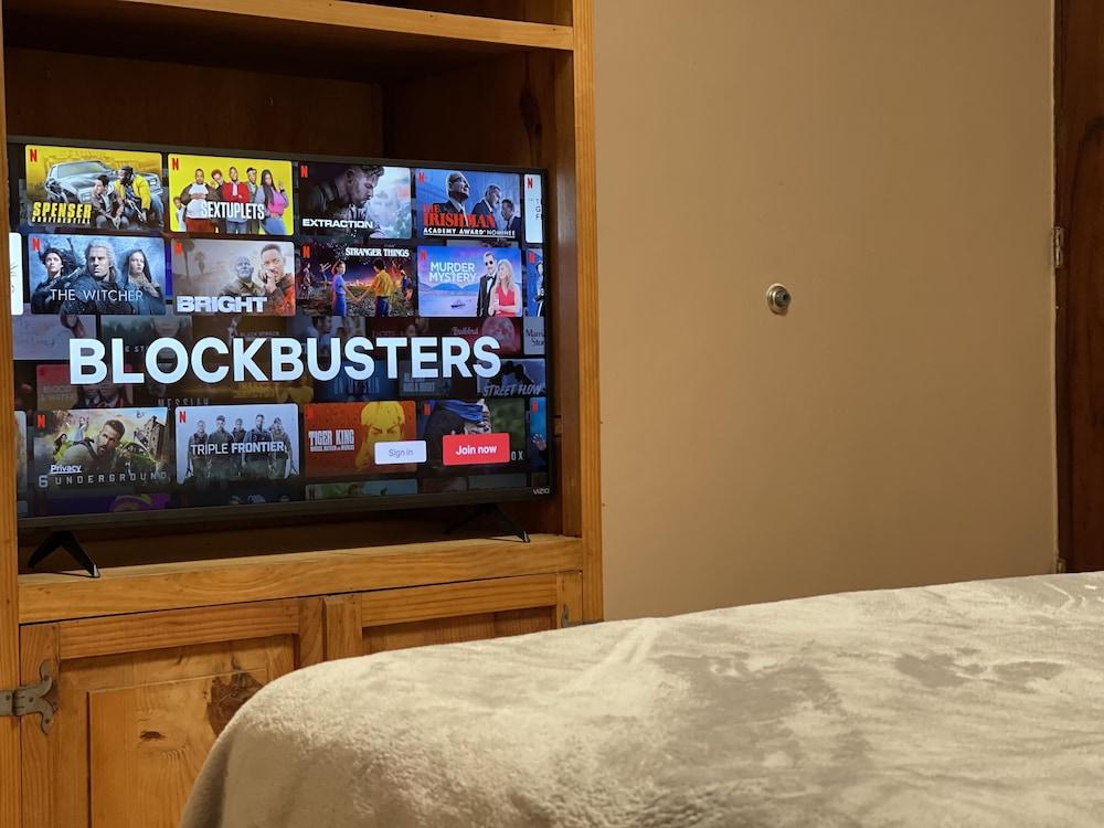 Beach condo with Pool and Ocean View