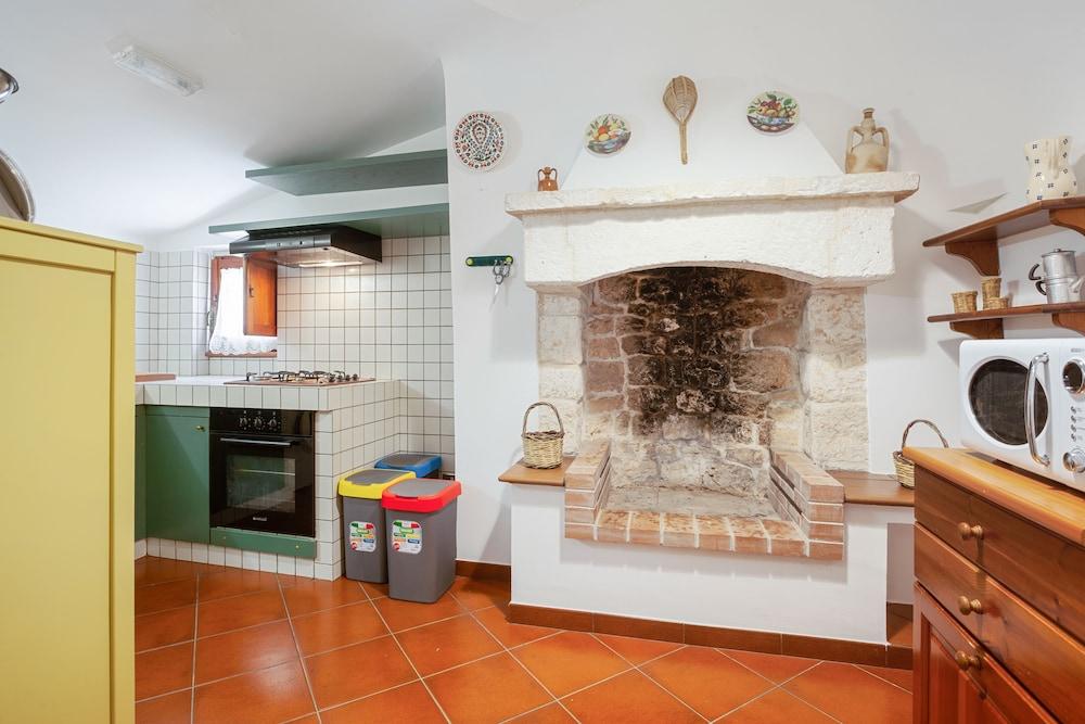 Trulli La Ghianda with garden & parking