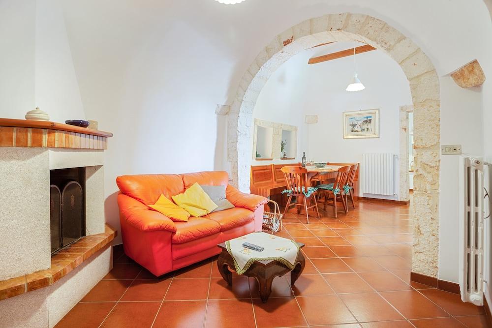 Trulli La Ghianda with garden & parking