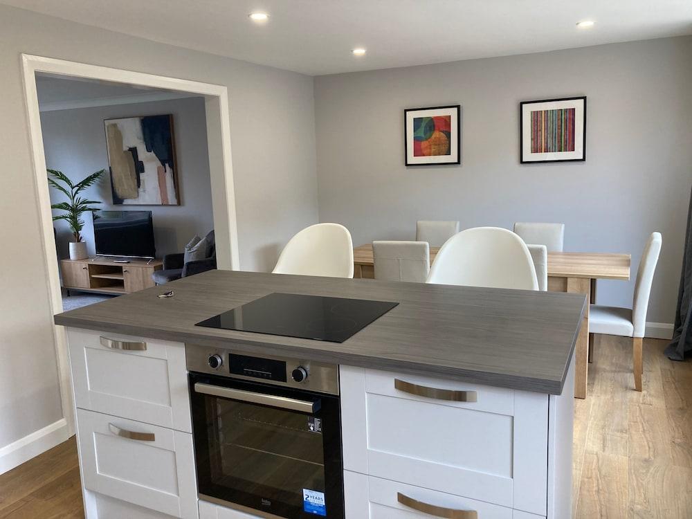 Leeward House - Donnini Apartments