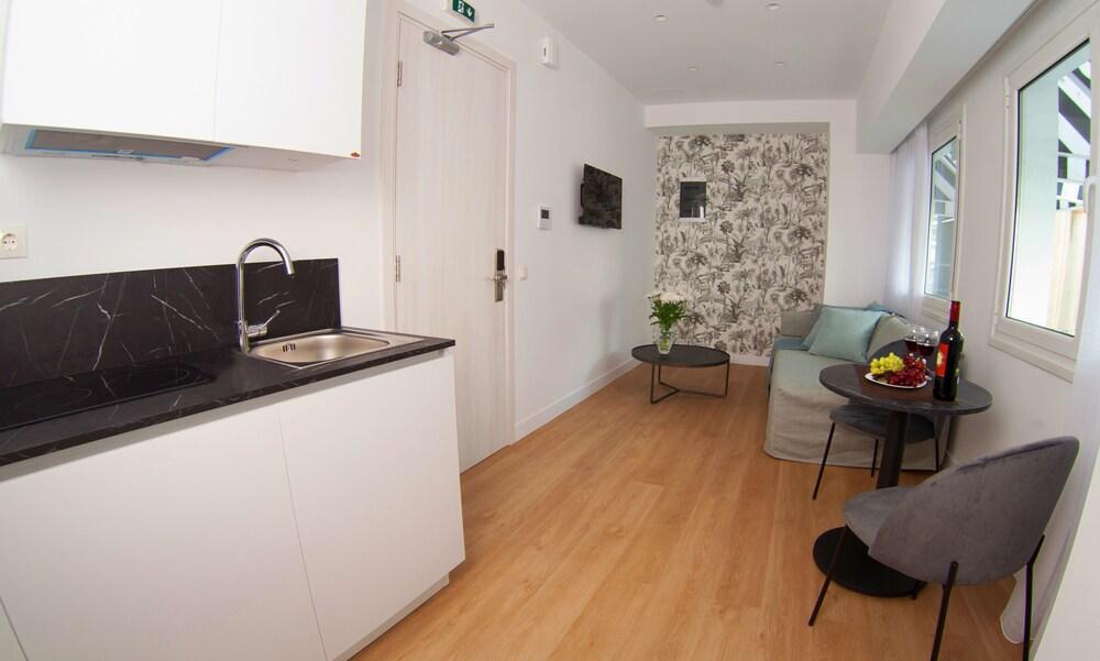 Phaedrus Living Exec Kriel Suites 001