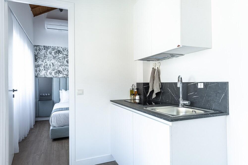 Phaedrus Living Deluxe Kriel Suites 002