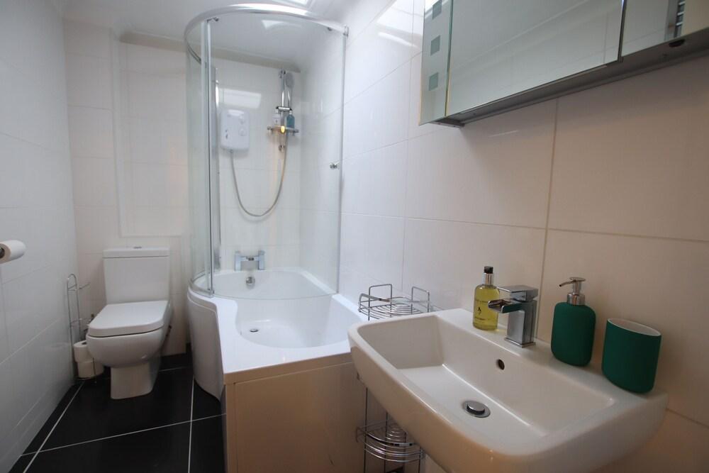 2 Bedroom Flat in Beautiful Clifton