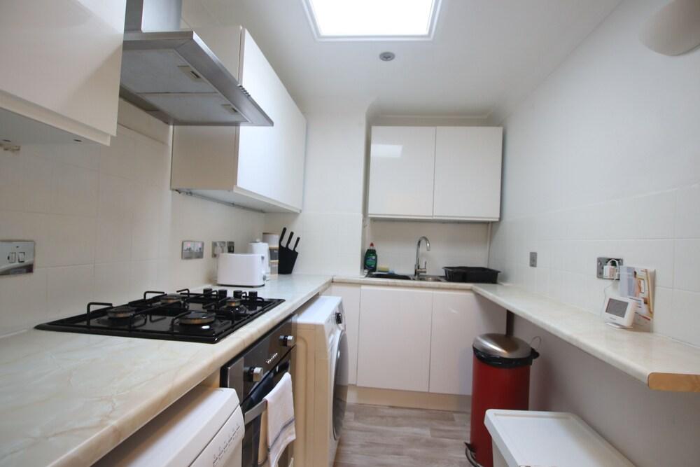 2 Bedroom Flat in Beautiful Clifton