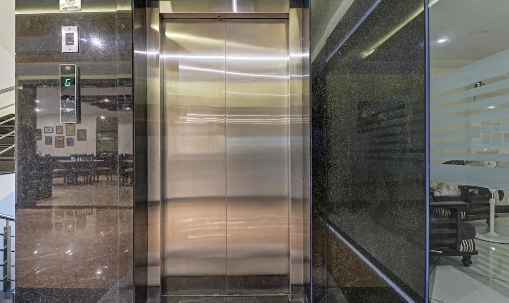 Treebo Tryst Raj Vista